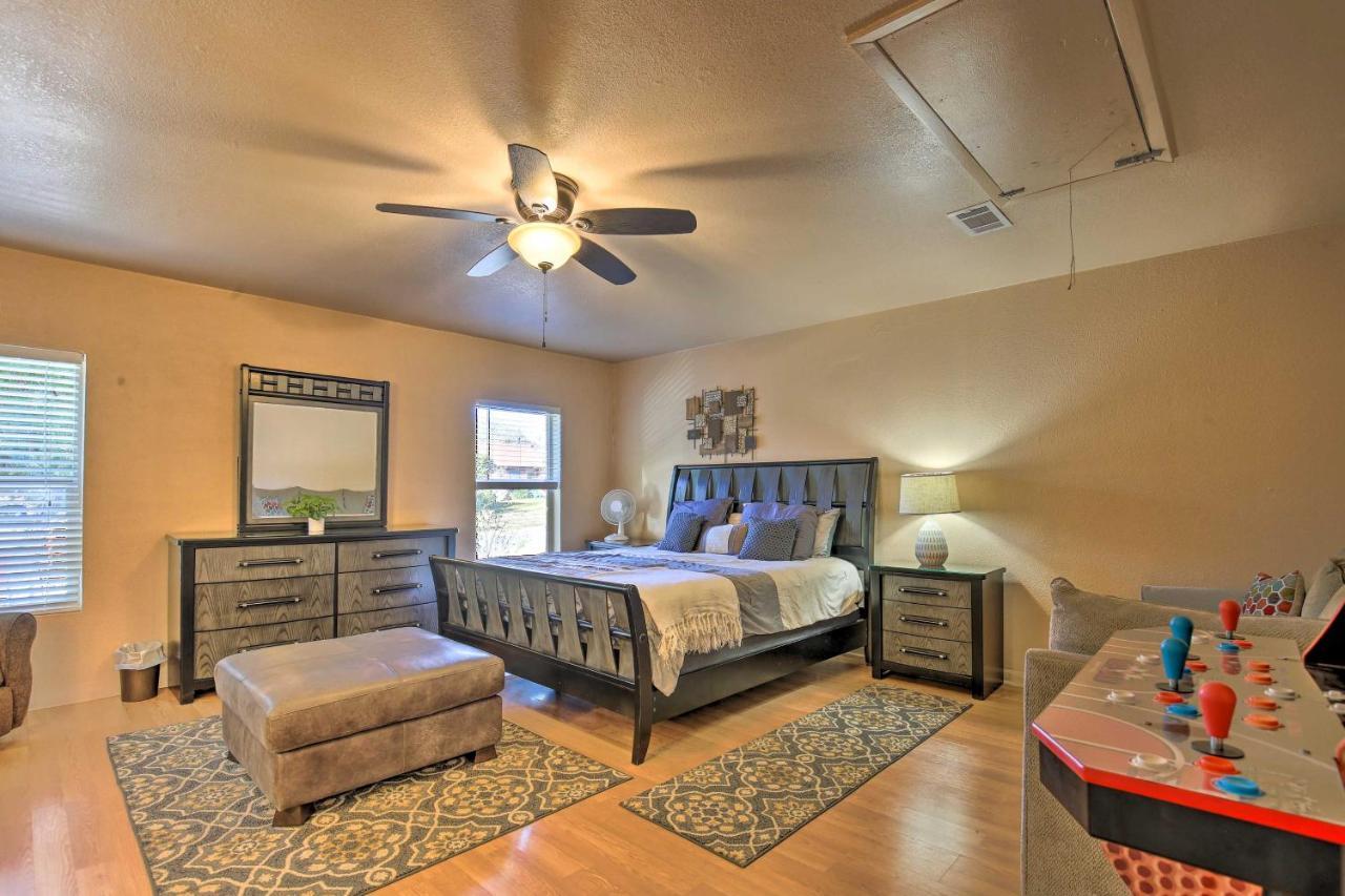הוילה San Antonio Oasis With Hot Tub, Pool And Outdoor Bar! מראה חיצוני תמונה