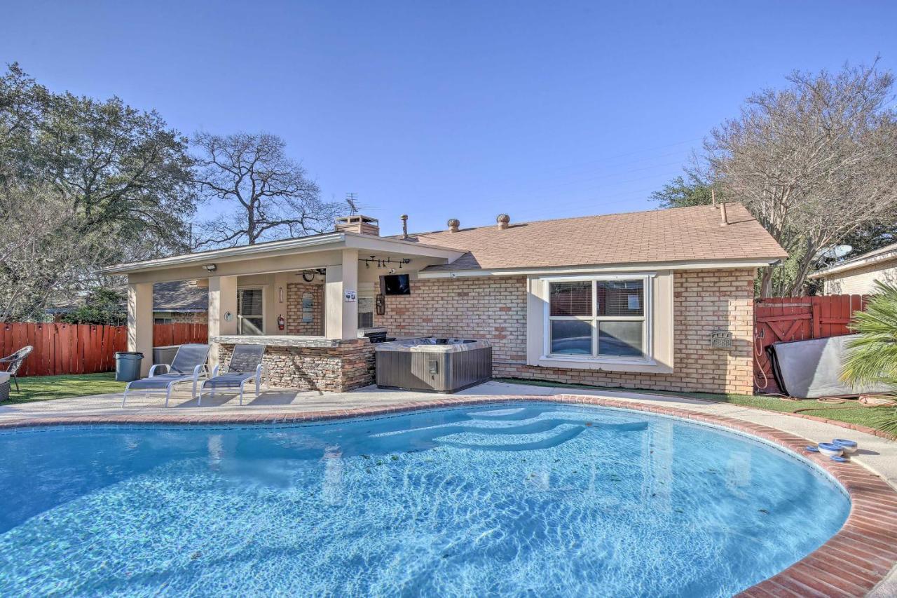 הוילה San Antonio Oasis With Hot Tub, Pool And Outdoor Bar! מראה חיצוני תמונה