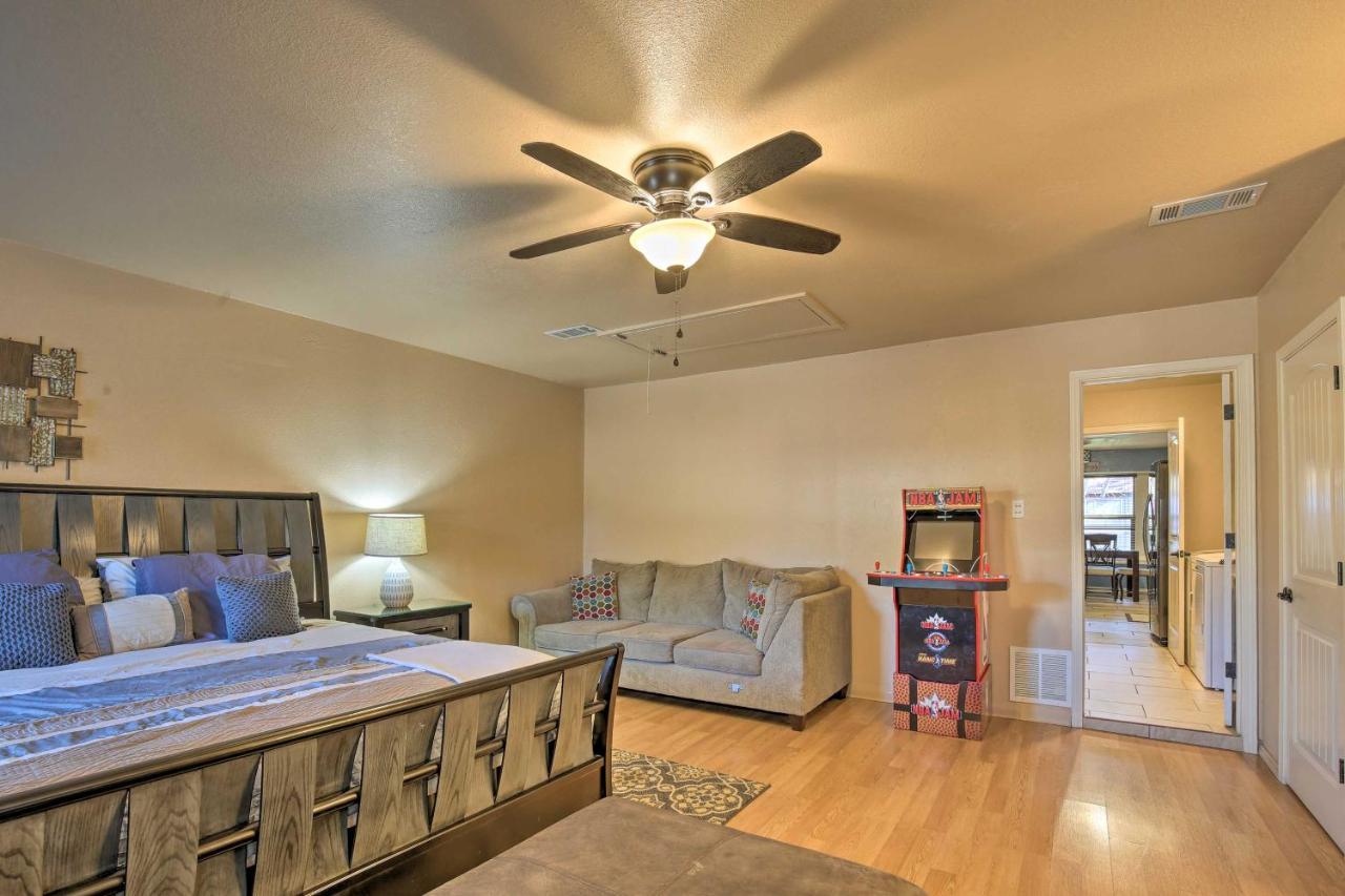 הוילה San Antonio Oasis With Hot Tub, Pool And Outdoor Bar! מראה חיצוני תמונה