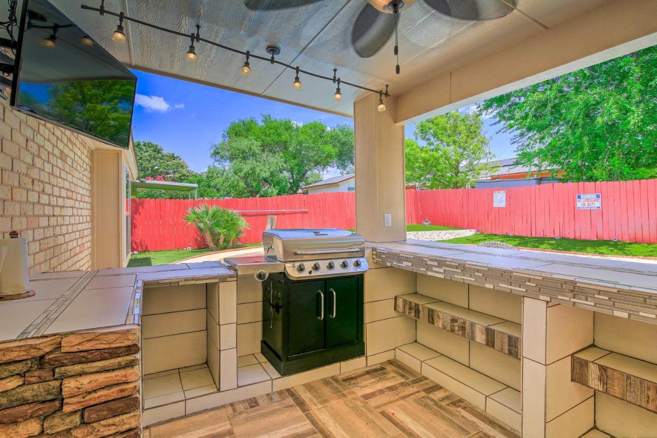 הוילה San Antonio Oasis With Hot Tub, Pool And Outdoor Bar! מראה חיצוני תמונה