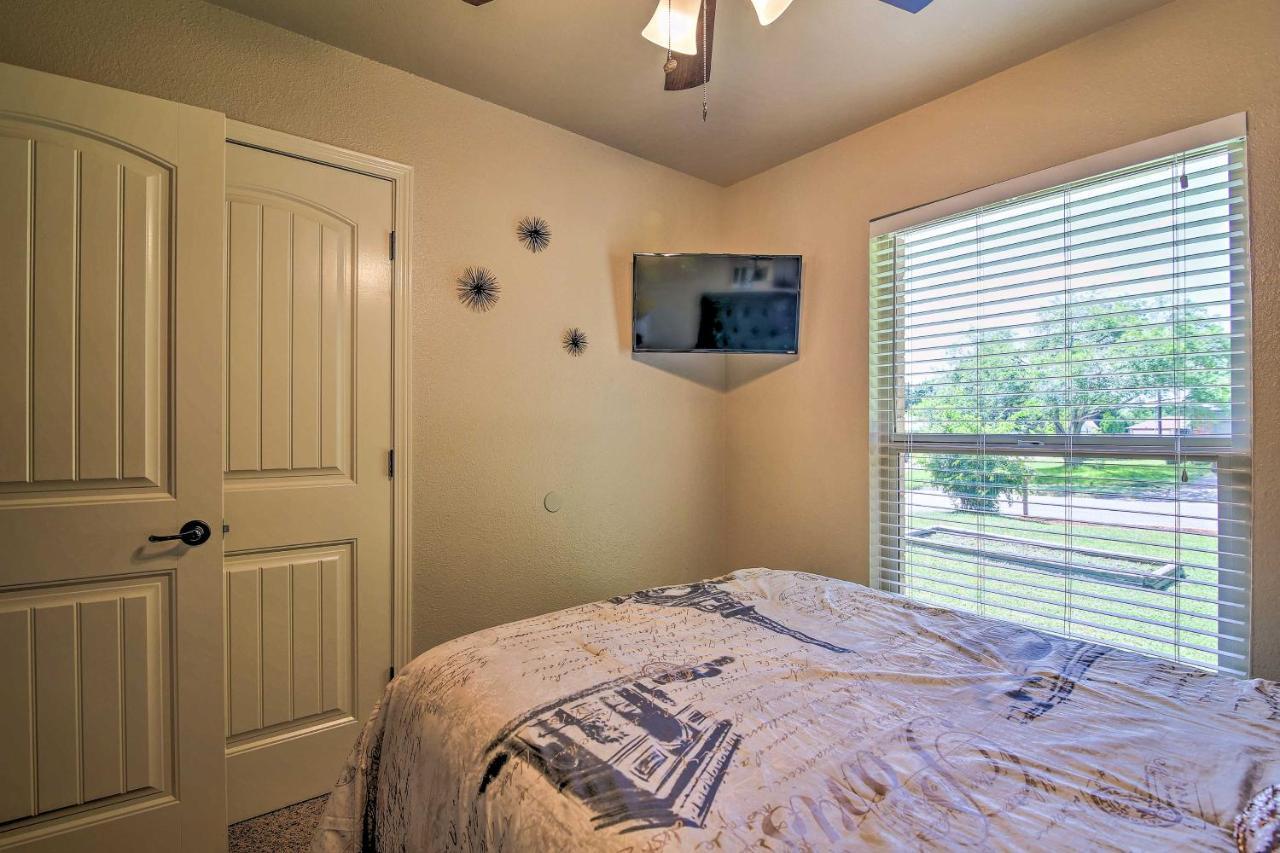 הוילה San Antonio Oasis With Hot Tub, Pool And Outdoor Bar! מראה חיצוני תמונה